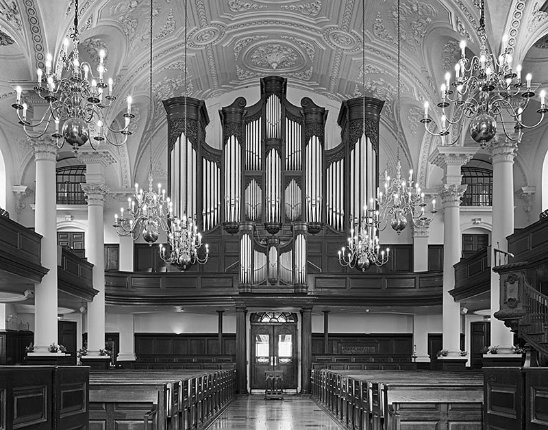 2237 - Six Chandeliers and Organ - St Martin-in-the-Fields - Trafalgar Square