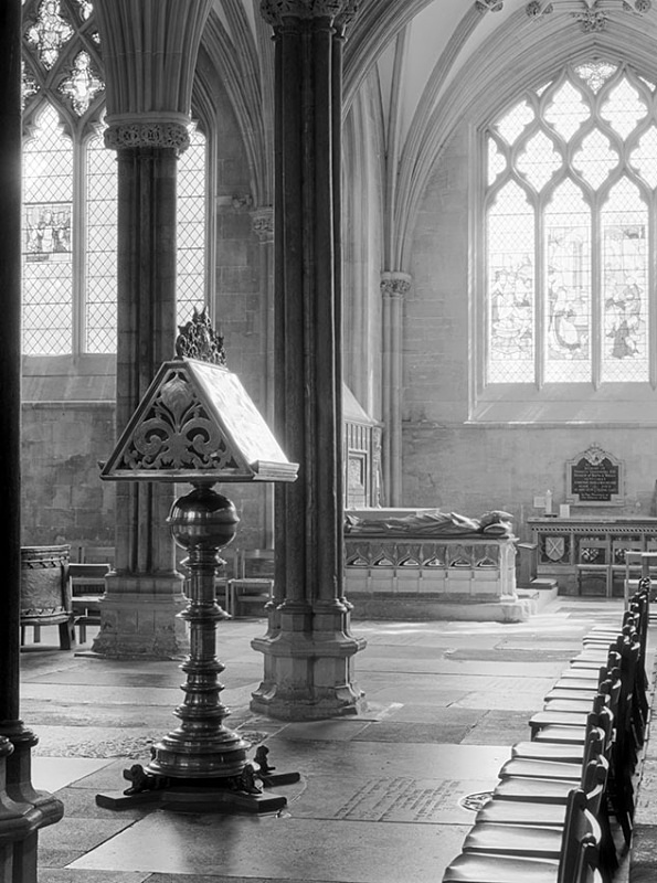 1486 - Wells Cathedral - Lecturn  Chairs - Cathedrals