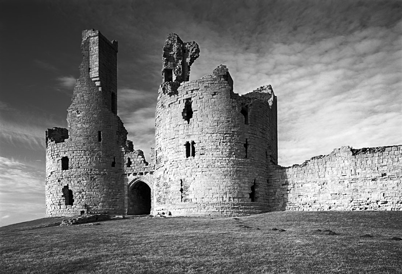 0604 - Dunstanburgh Castle Keep - Images from England