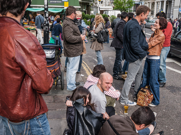Outside the Pub 2 London 2016 - Hear Victoria Here