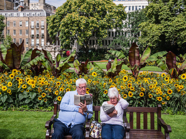 Couple Reading London 2016 - Hear Victoria Here