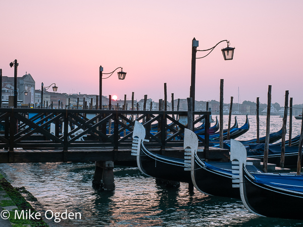 Gondolier Dei Venice at Dawn - Venice