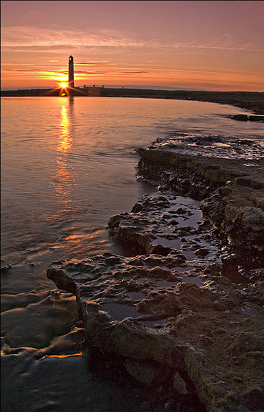 Barnsess lighthouse Sunrise - Coastal Scotland