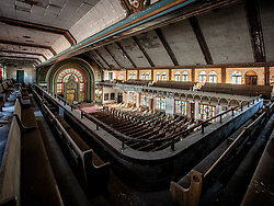 Chicago's Abandoned Agudas Achim Synagogue